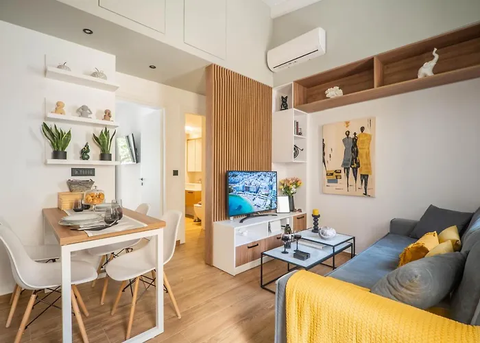 Antigone\'S Lux Home 10Mins Walk To Beach, Old Town, City