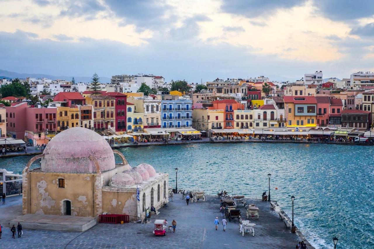 Antigone's Lux 5 Mins Walk To Beach, Old Town, Semesterbostad