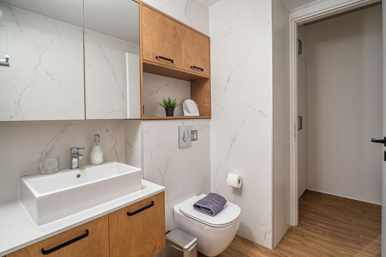 Ferienhaus Antigone's Lux 5 Mins Walk To Beach, Old Town, Chania (Crete)